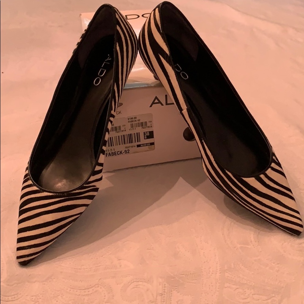 Adorable Aldo zebra print shoes wore twice